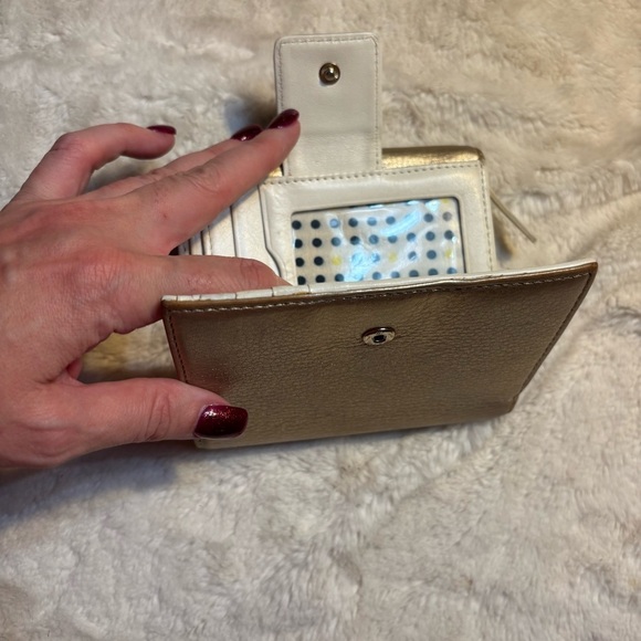 Kate Spade Clutch Wallet Gold Metallic Textured Leather Gold-tone Turnlock White - Picture 15 of 16